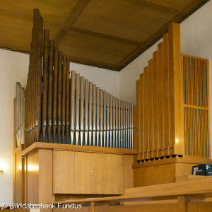 Blick zur Orgel